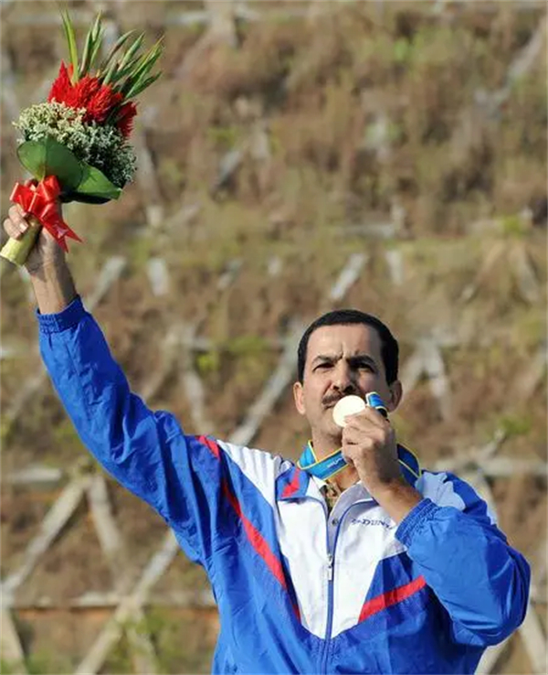 60歲老將百發(fā)百中亞運(yùn)摘金，追平世界紀(jì)錄